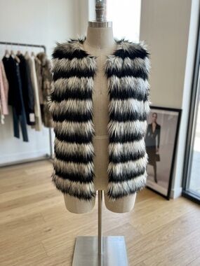 Signature Studio Black & White Striped Faux Fur Vest